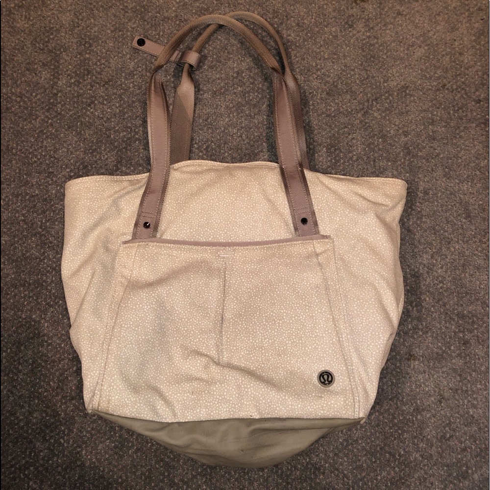 Lulu lemon free to be bag